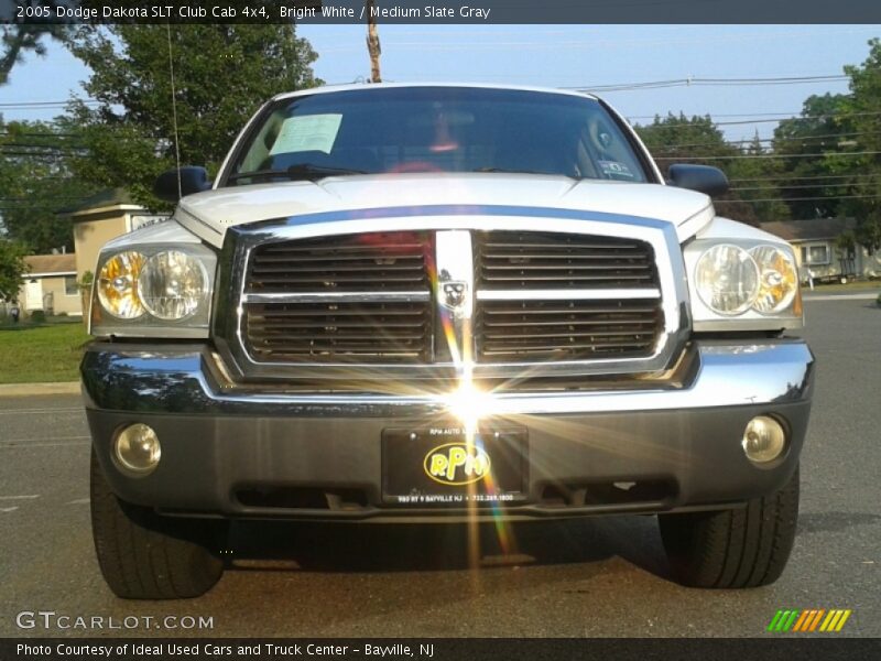 Bright White / Medium Slate Gray 2005 Dodge Dakota SLT Club Cab 4x4