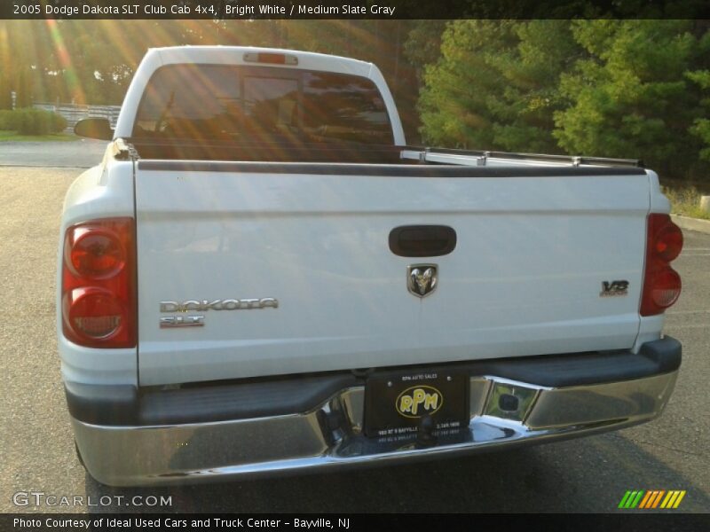 Bright White / Medium Slate Gray 2005 Dodge Dakota SLT Club Cab 4x4