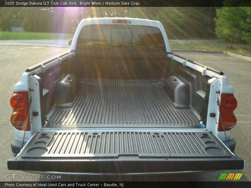 Bright White / Medium Slate Gray 2005 Dodge Dakota SLT Club Cab 4x4