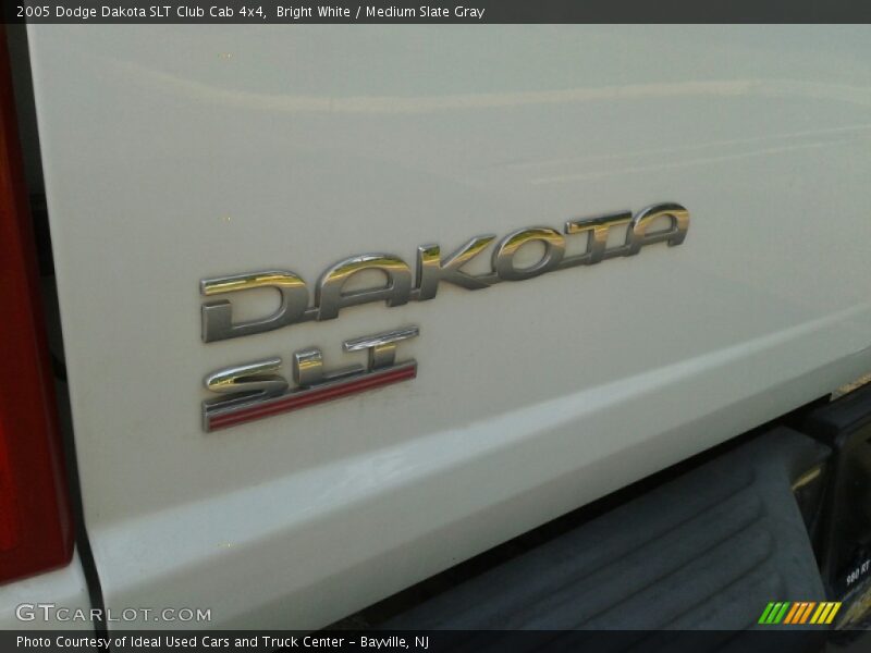 Bright White / Medium Slate Gray 2005 Dodge Dakota SLT Club Cab 4x4