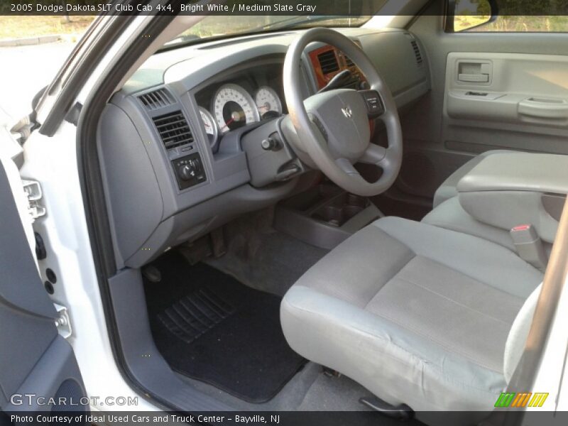 Bright White / Medium Slate Gray 2005 Dodge Dakota SLT Club Cab 4x4
