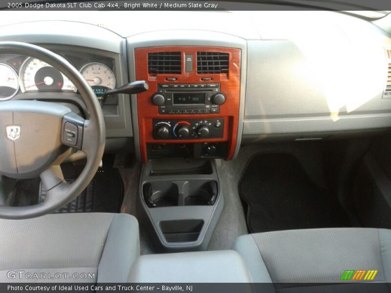 Bright White / Medium Slate Gray 2005 Dodge Dakota SLT Club Cab 4x4