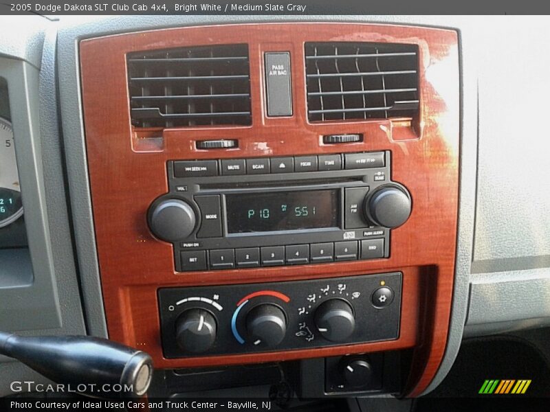 Bright White / Medium Slate Gray 2005 Dodge Dakota SLT Club Cab 4x4