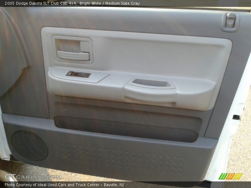 Bright White / Medium Slate Gray 2005 Dodge Dakota SLT Club Cab 4x4