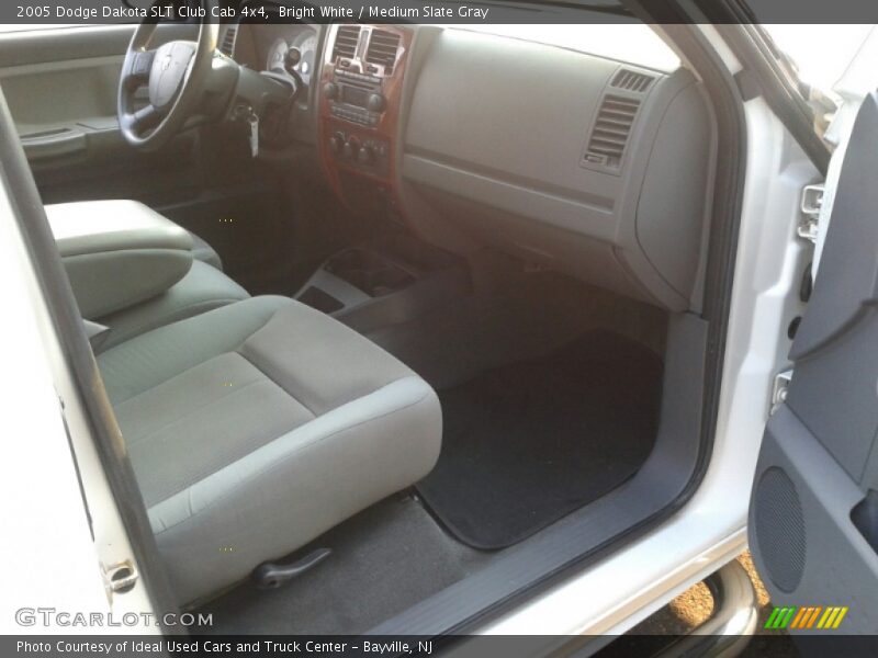 Bright White / Medium Slate Gray 2005 Dodge Dakota SLT Club Cab 4x4