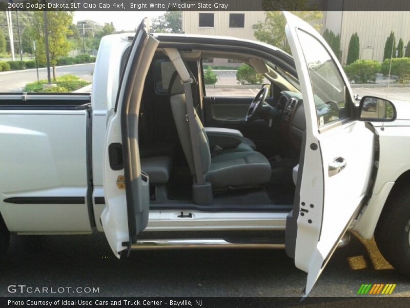 Bright White / Medium Slate Gray 2005 Dodge Dakota SLT Club Cab 4x4
