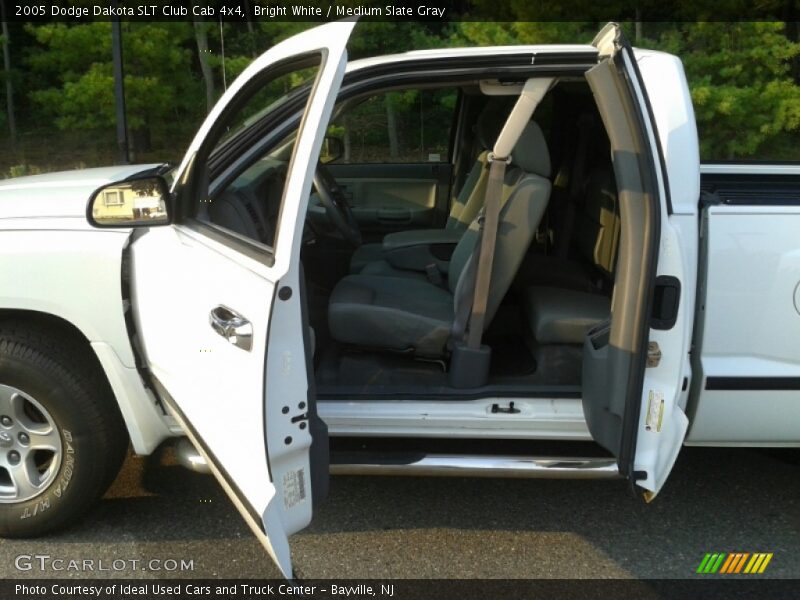 Bright White / Medium Slate Gray 2005 Dodge Dakota SLT Club Cab 4x4