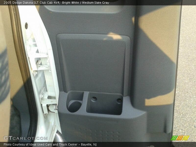 Bright White / Medium Slate Gray 2005 Dodge Dakota SLT Club Cab 4x4