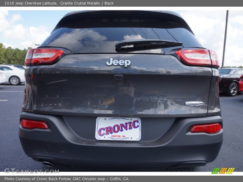 Granite Crystal Metallic / Black 2016 Jeep Cherokee Latitude