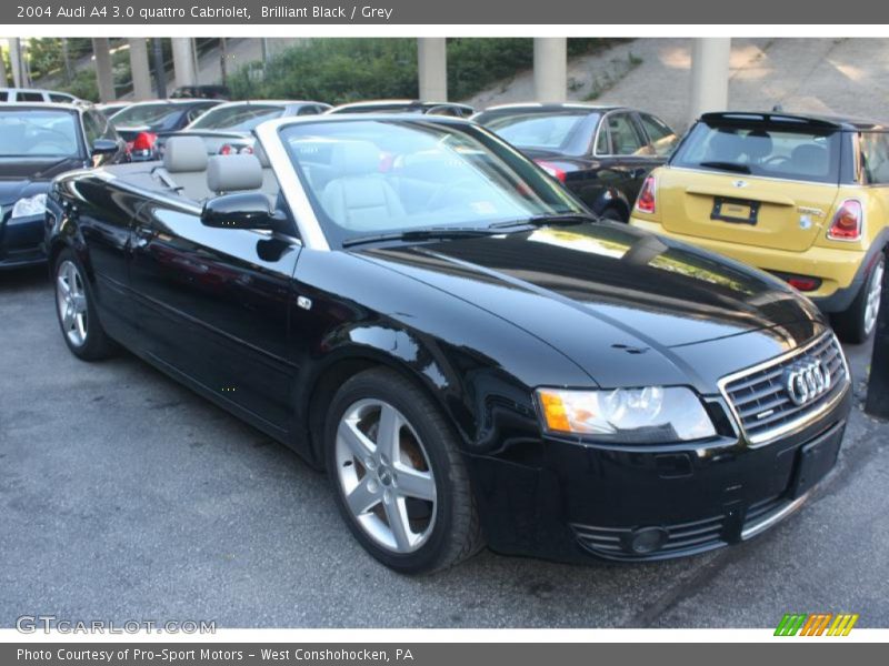 Front 3/4 View of 2004 A4 3.0 quattro Cabriolet