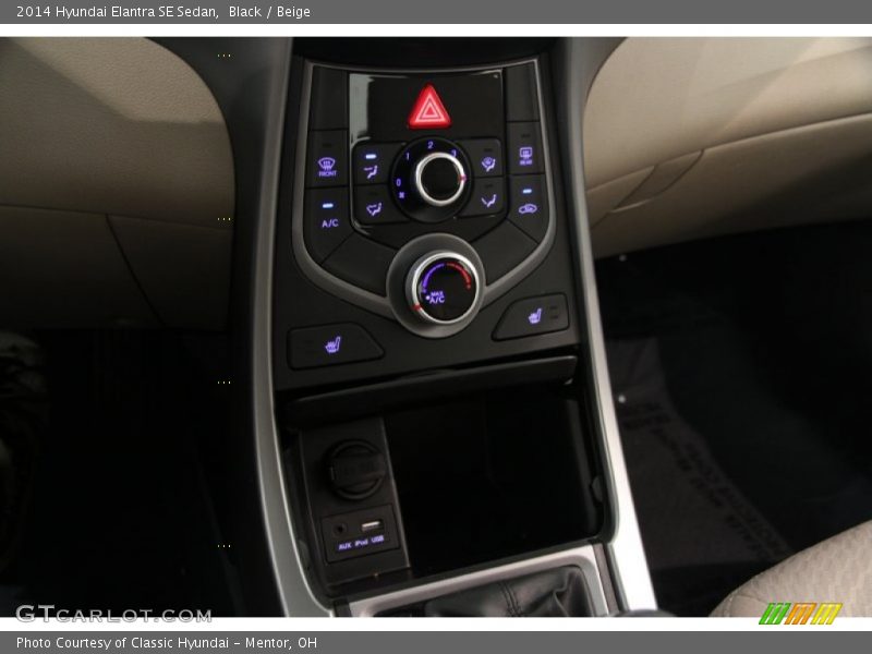 Black / Beige 2014 Hyundai Elantra SE Sedan