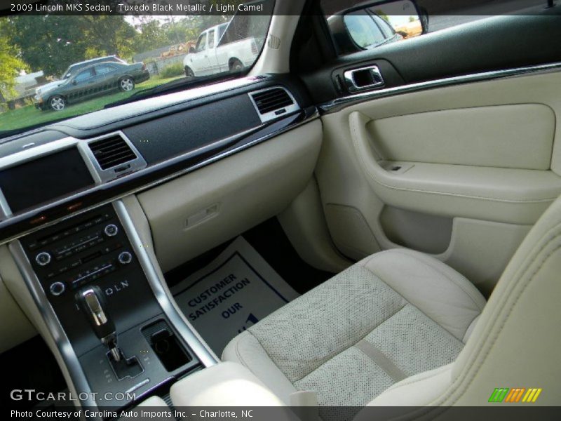 Tuxedo Black Metallic / Light Camel 2009 Lincoln MKS Sedan