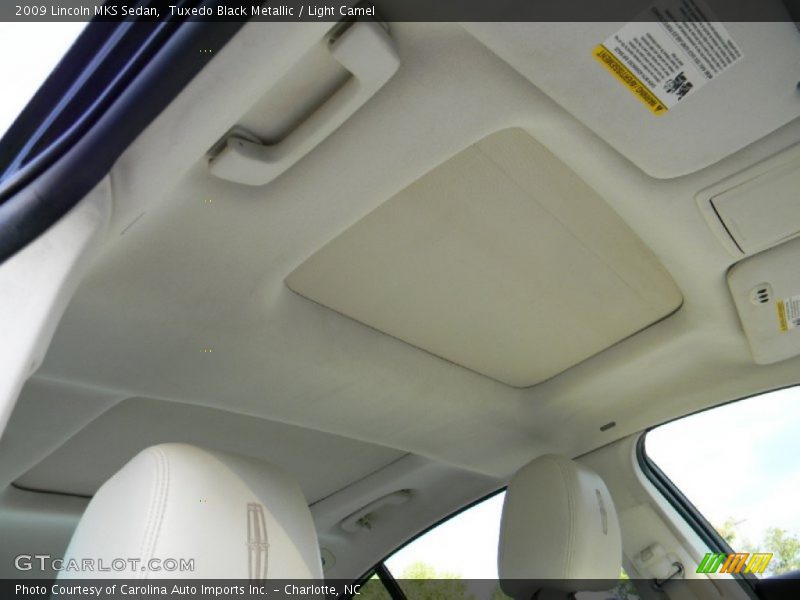 Tuxedo Black Metallic / Light Camel 2009 Lincoln MKS Sedan