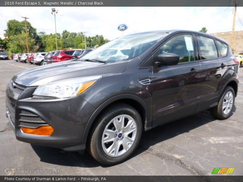 Front 3/4 View of 2016 Escape S