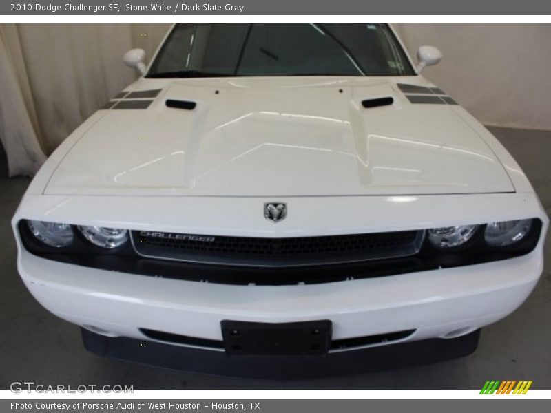 Stone White / Dark Slate Gray 2010 Dodge Challenger SE