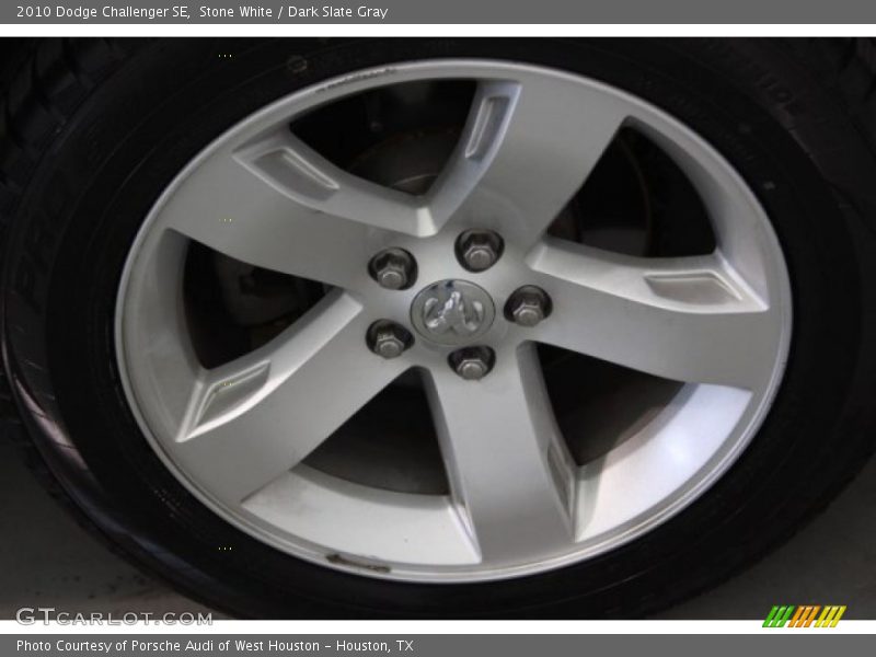 Stone White / Dark Slate Gray 2010 Dodge Challenger SE