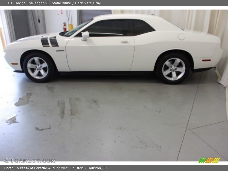 Stone White / Dark Slate Gray 2010 Dodge Challenger SE