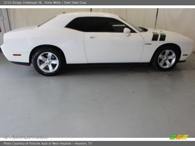 Stone White / Dark Slate Gray 2010 Dodge Challenger SE