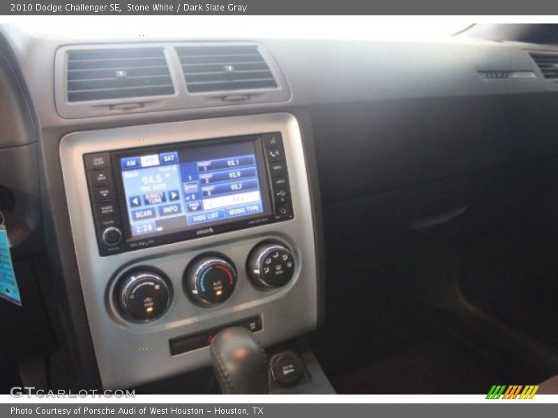 Stone White / Dark Slate Gray 2010 Dodge Challenger SE