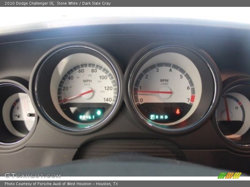 Stone White / Dark Slate Gray 2010 Dodge Challenger SE