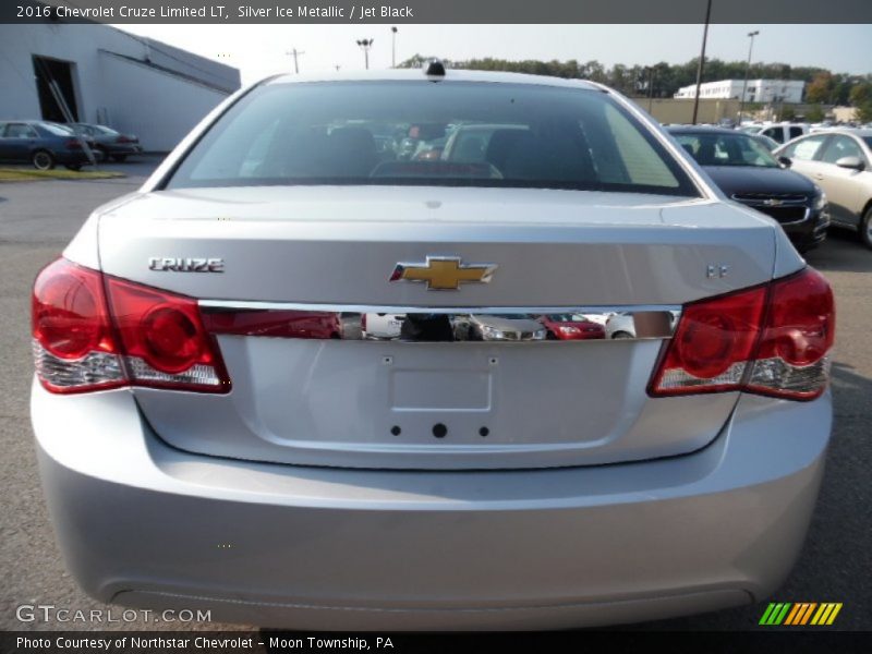 Silver Ice Metallic / Jet Black 2016 Chevrolet Cruze Limited LT