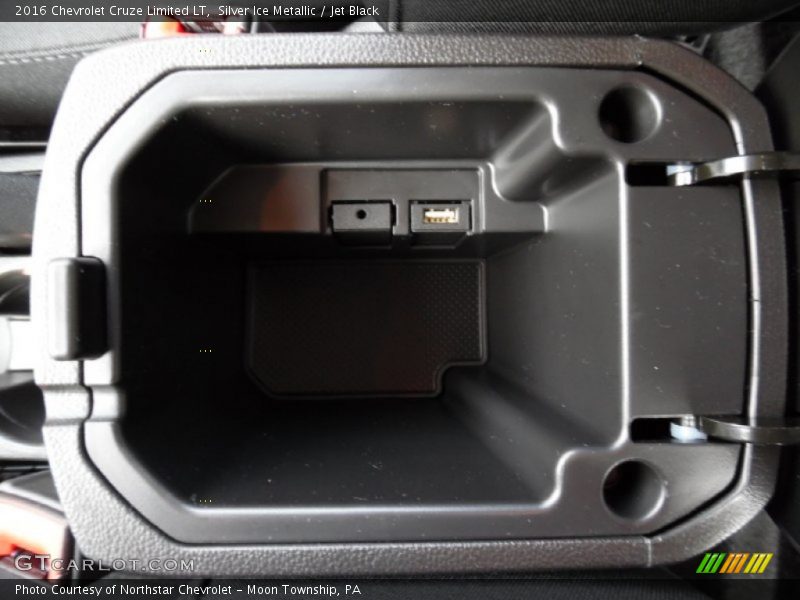 Silver Ice Metallic / Jet Black 2016 Chevrolet Cruze Limited LT