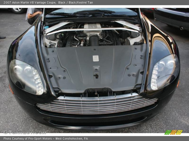 Black / Black/Kestrel Tan 2007 Aston Martin V8 Vantage Coupe