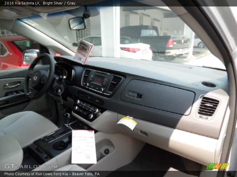 Bright Silver / Gray 2016 Kia Sedona LX