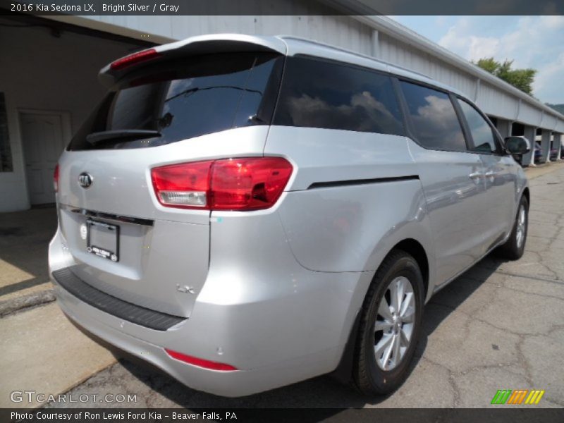 Bright Silver / Gray 2016 Kia Sedona LX
