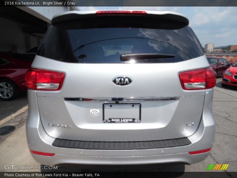 Bright Silver / Gray 2016 Kia Sedona LX