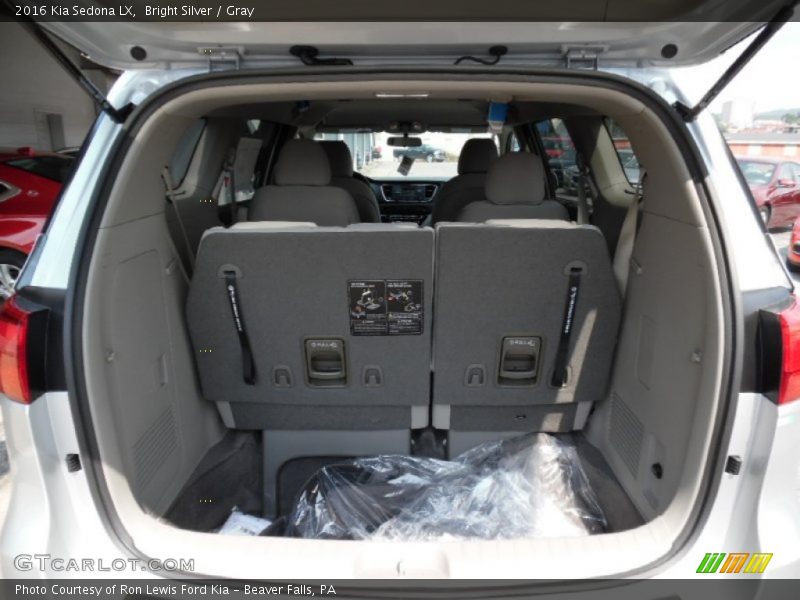 Bright Silver / Gray 2016 Kia Sedona LX