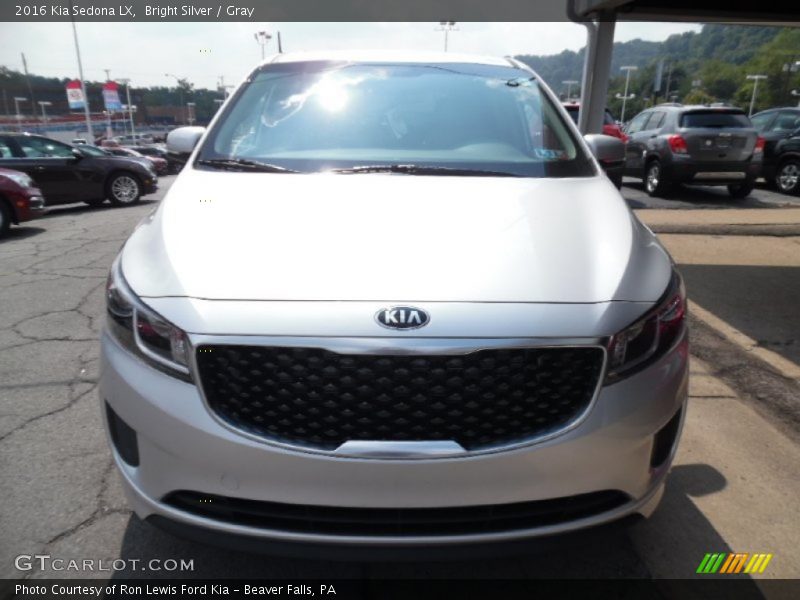 Bright Silver / Gray 2016 Kia Sedona LX