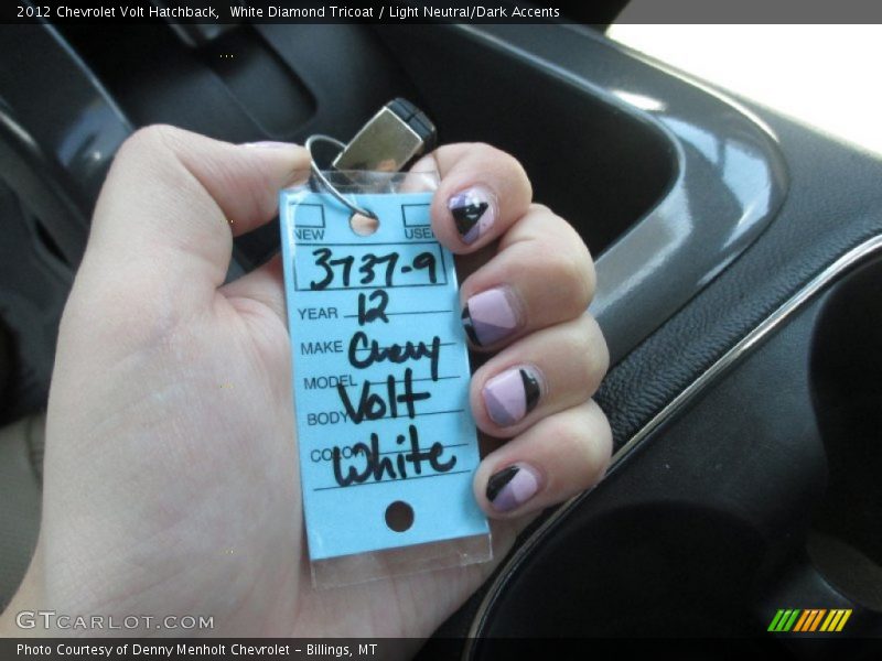 White Diamond Tricoat / Light Neutral/Dark Accents 2012 Chevrolet Volt Hatchback