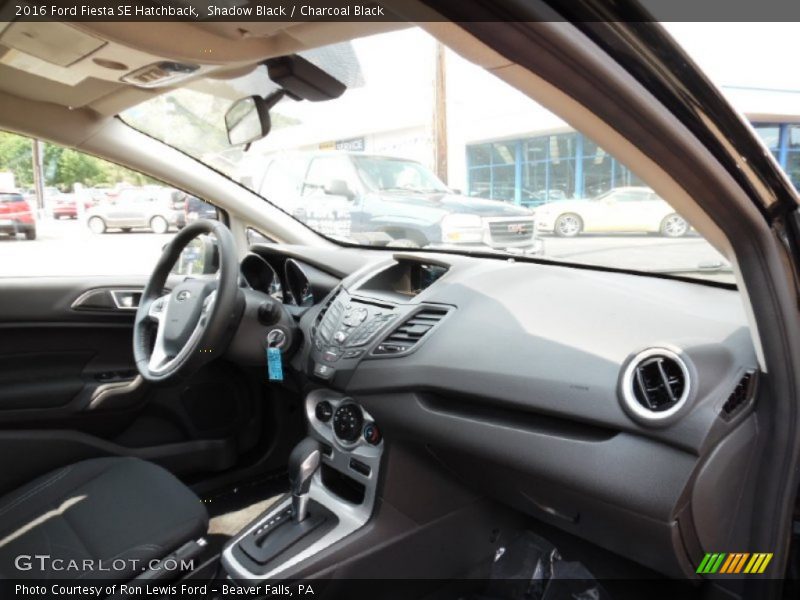 Shadow Black / Charcoal Black 2016 Ford Fiesta SE Hatchback