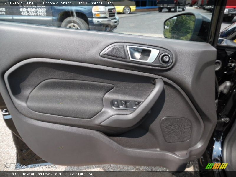 Shadow Black / Charcoal Black 2016 Ford Fiesta SE Hatchback