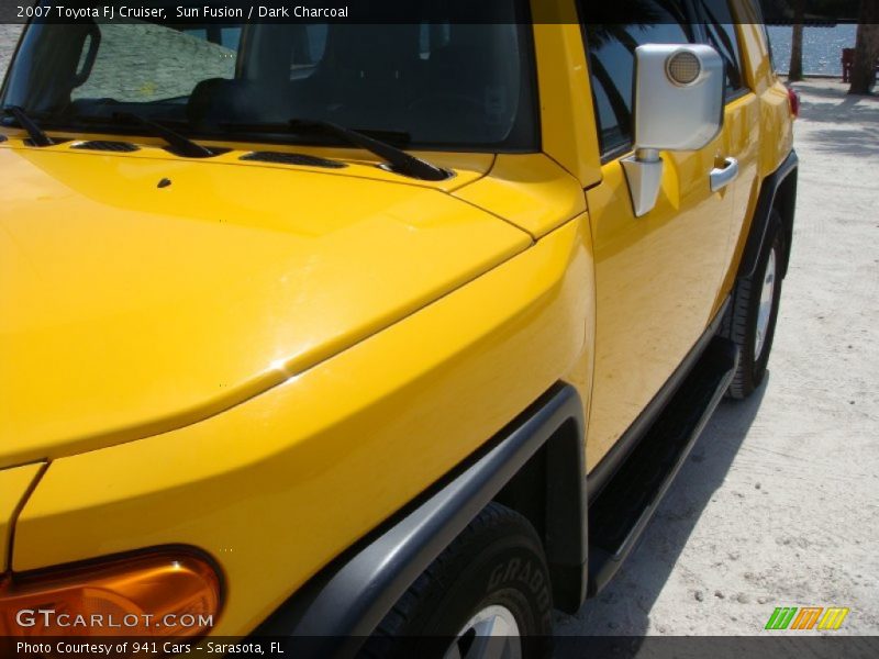 Sun Fusion / Dark Charcoal 2007 Toyota FJ Cruiser