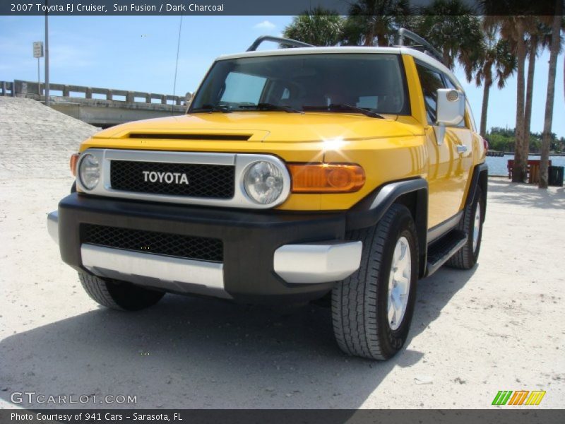 Sun Fusion / Dark Charcoal 2007 Toyota FJ Cruiser