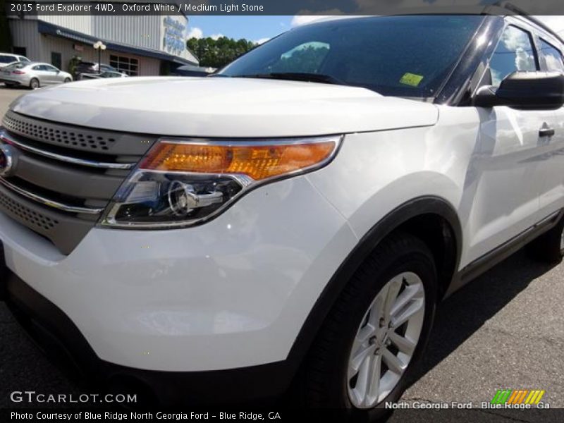 Oxford White / Medium Light Stone 2015 Ford Explorer 4WD