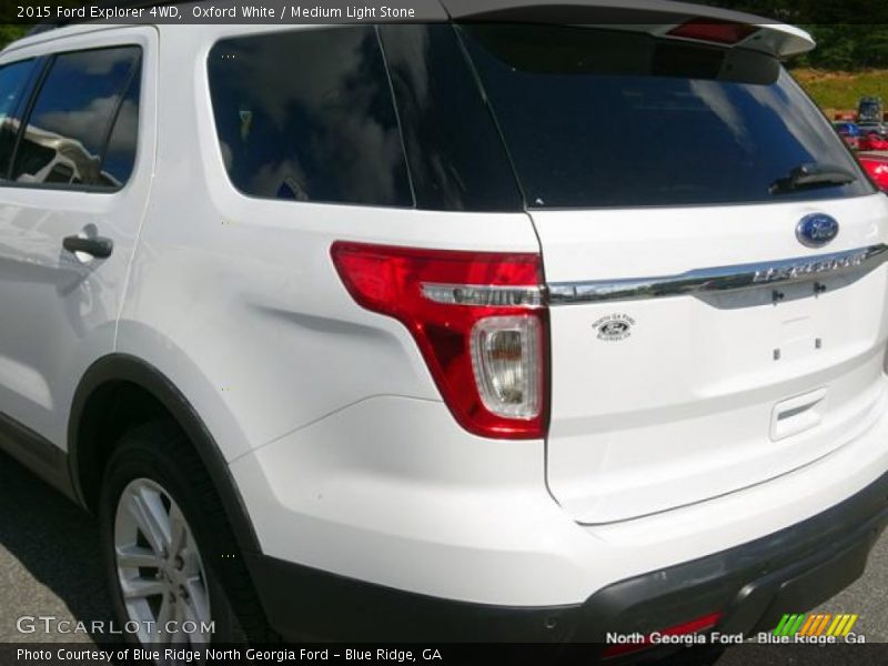 Oxford White / Medium Light Stone 2015 Ford Explorer 4WD