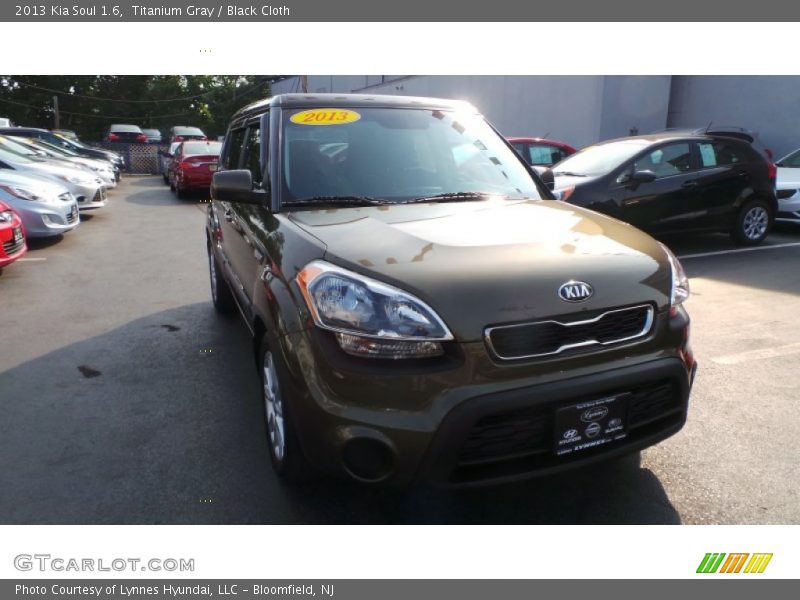 Titanium Gray / Black Cloth 2013 Kia Soul 1.6