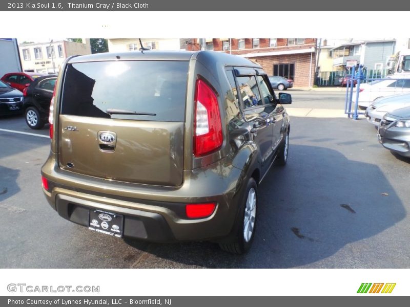 Titanium Gray / Black Cloth 2013 Kia Soul 1.6