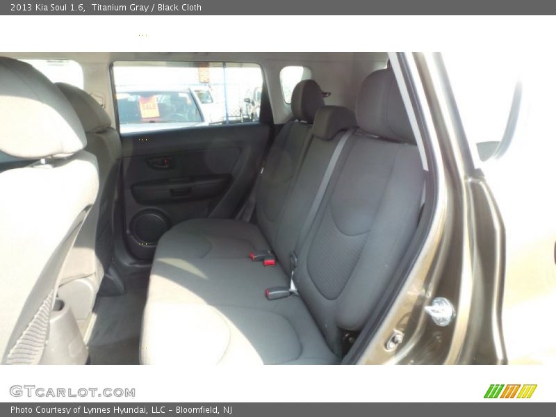 Titanium Gray / Black Cloth 2013 Kia Soul 1.6