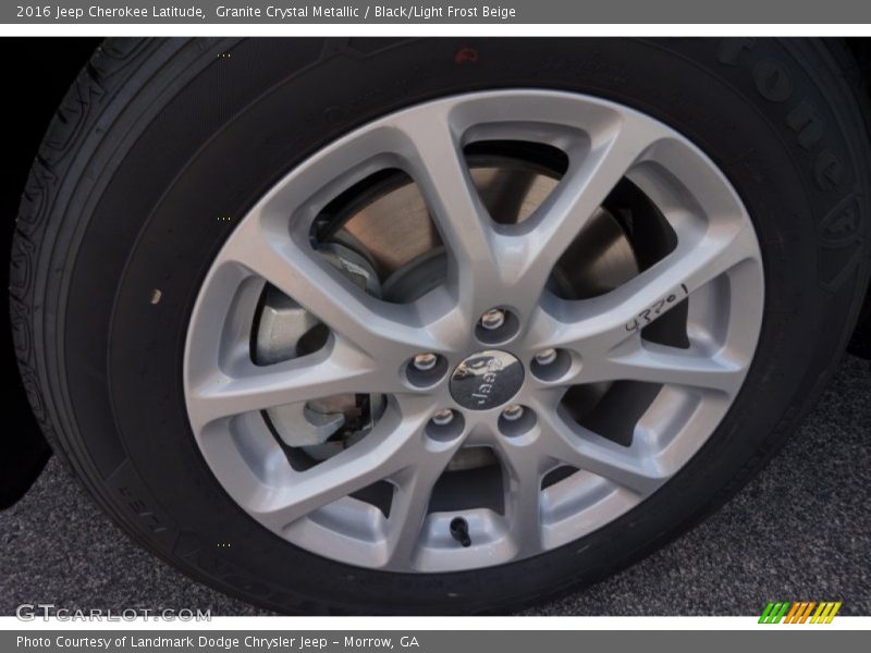 Granite Crystal Metallic / Black/Light Frost Beige 2016 Jeep Cherokee Latitude