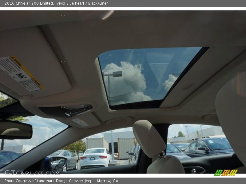 Vivid Blue Pearl / Black/Linen 2016 Chrysler 200 Limited