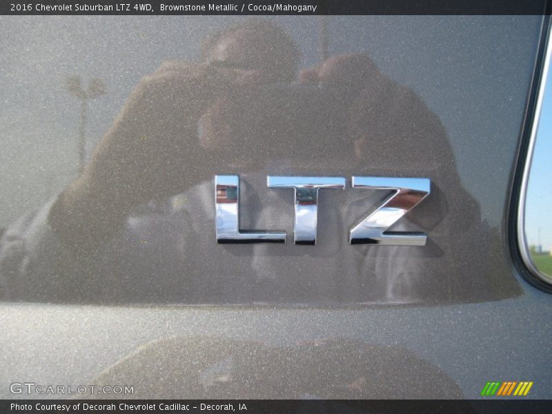 Brownstone Metallic / Cocoa/Mahogany 2016 Chevrolet Suburban LTZ 4WD