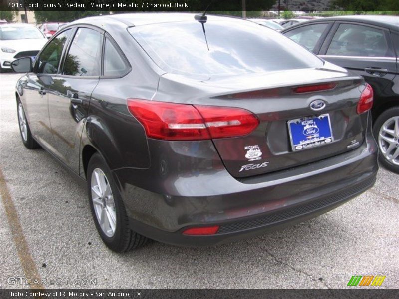 Magnetic Metallic / Charcoal Black 2015 Ford Focus SE Sedan