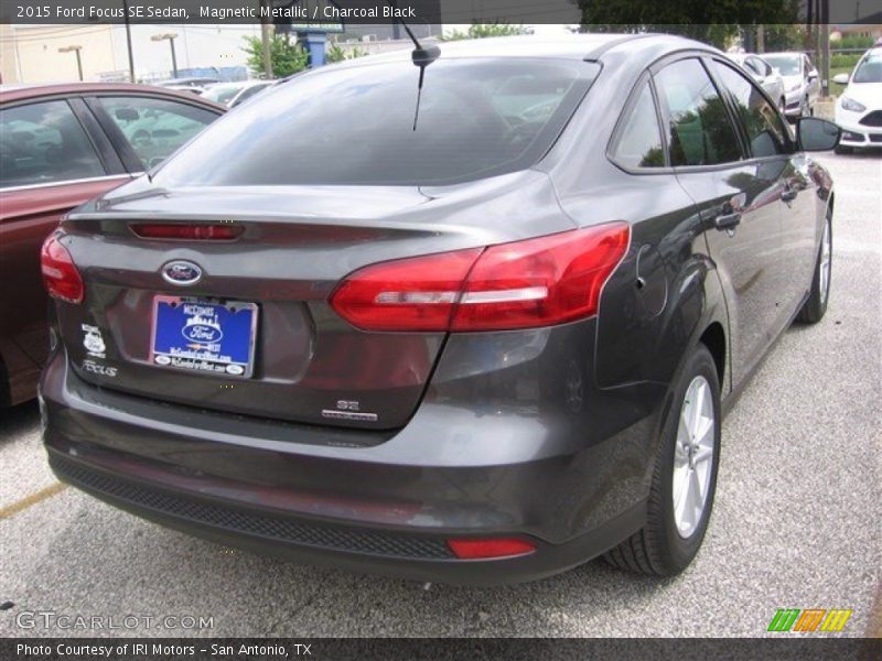Magnetic Metallic / Charcoal Black 2015 Ford Focus SE Sedan