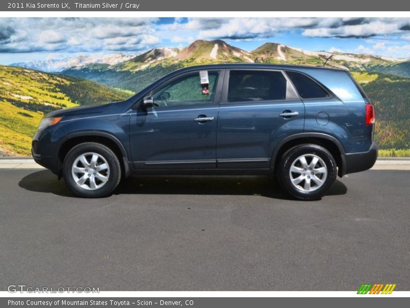 Titanium Silver / Gray 2011 Kia Sorento LX