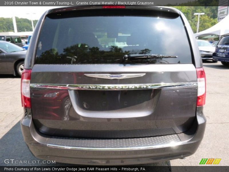 Granite Crystal Metallic / Black/Light Graystone 2016 Chrysler Town & Country Touring-L