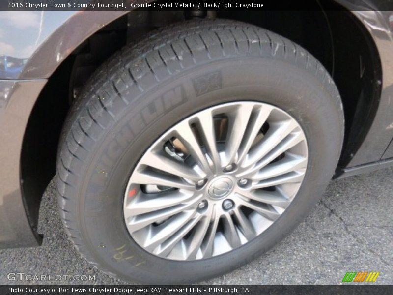 Granite Crystal Metallic / Black/Light Graystone 2016 Chrysler Town & Country Touring-L